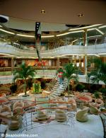 ID 3104 VISION OF THE SEAS (1998/78340grt/IMO 9116876) - The atrium.